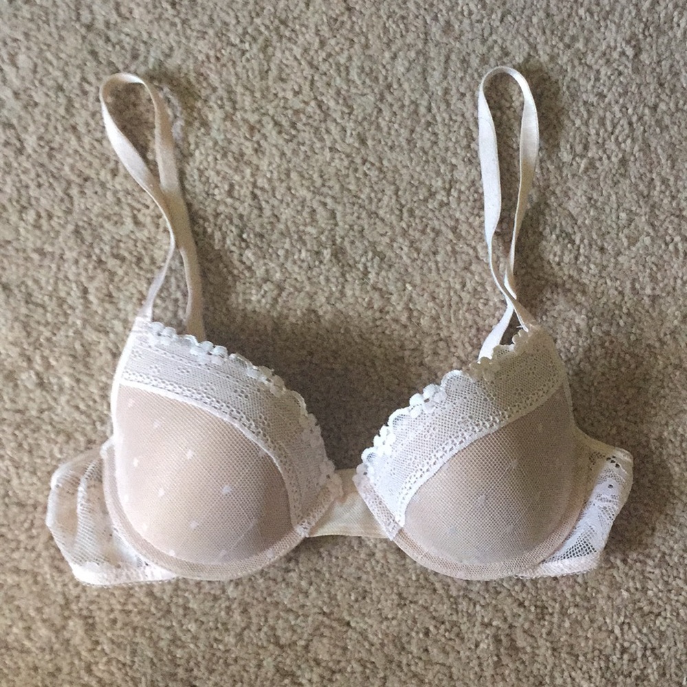 Lacey nude bra